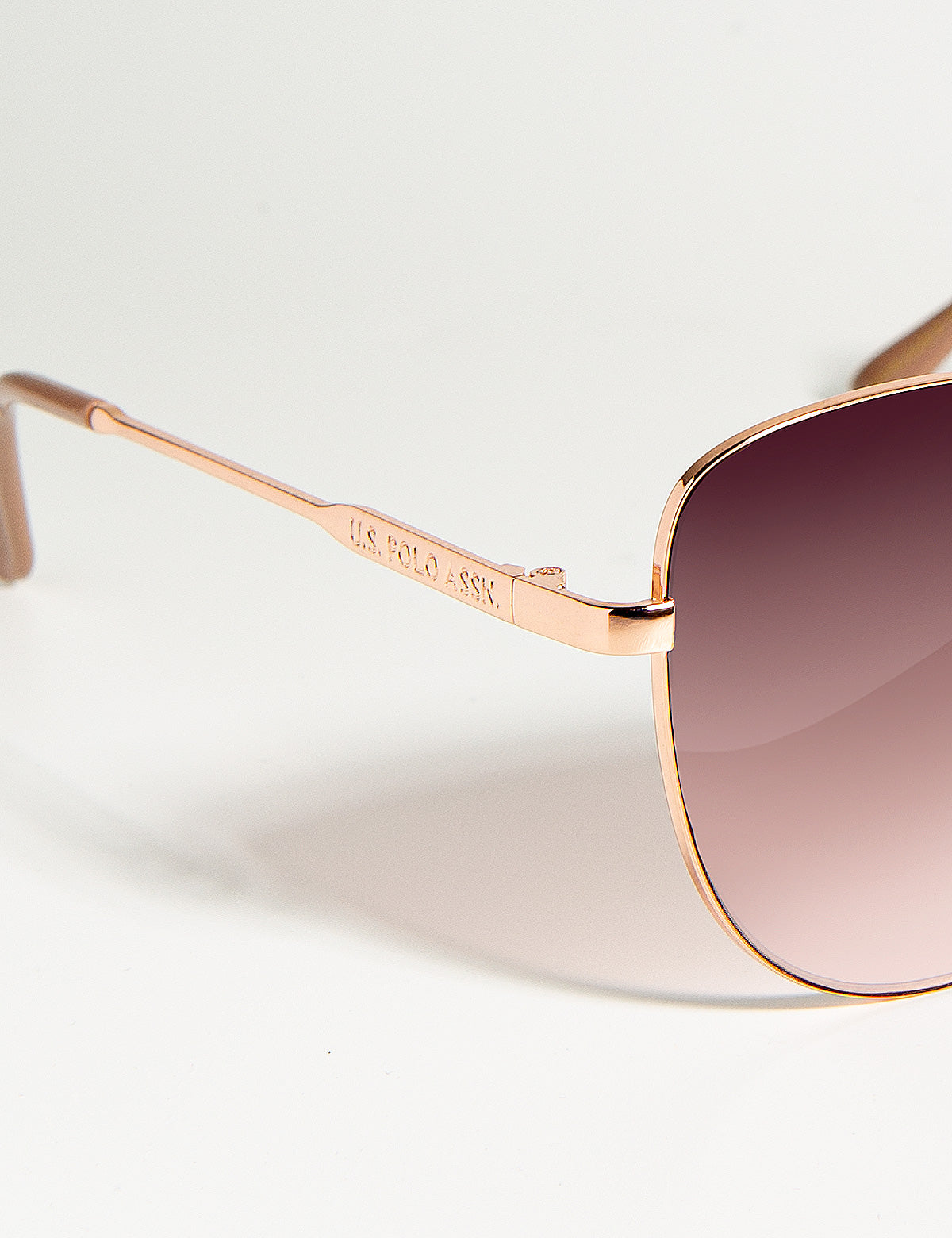 Classic Metal Aviator Sunglasses with UV Protection & Rose Gold Frame