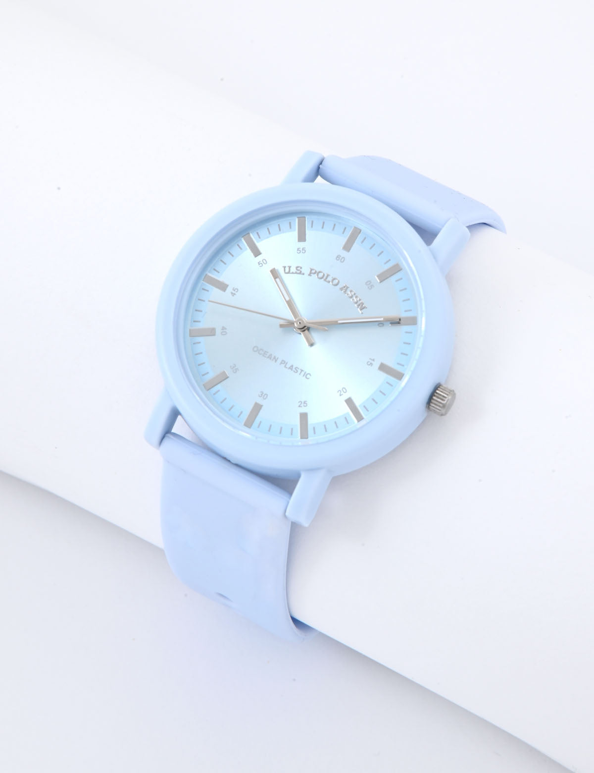 Classic Analog Watch for Women with Leather Strap | Timeless Elegance
