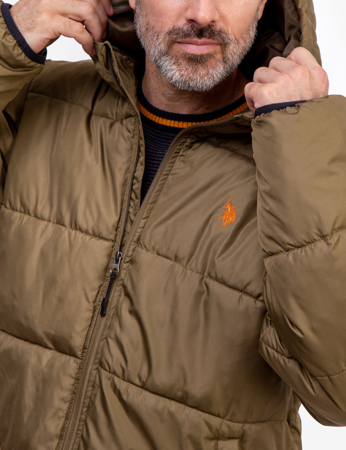 Moderate Hooded Puffer Jacket with Zipper & Side Pockets
