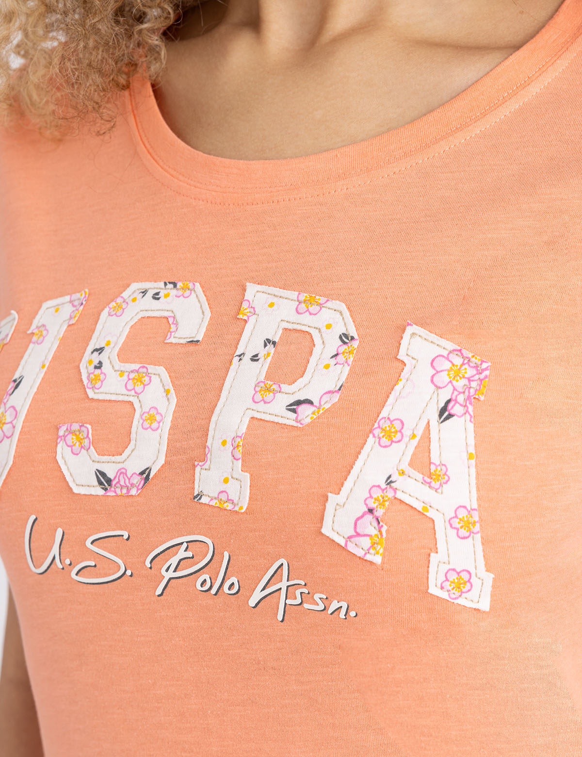 Floral Graphic Scoop Neck T-Shirt for Casual Wear | USPA