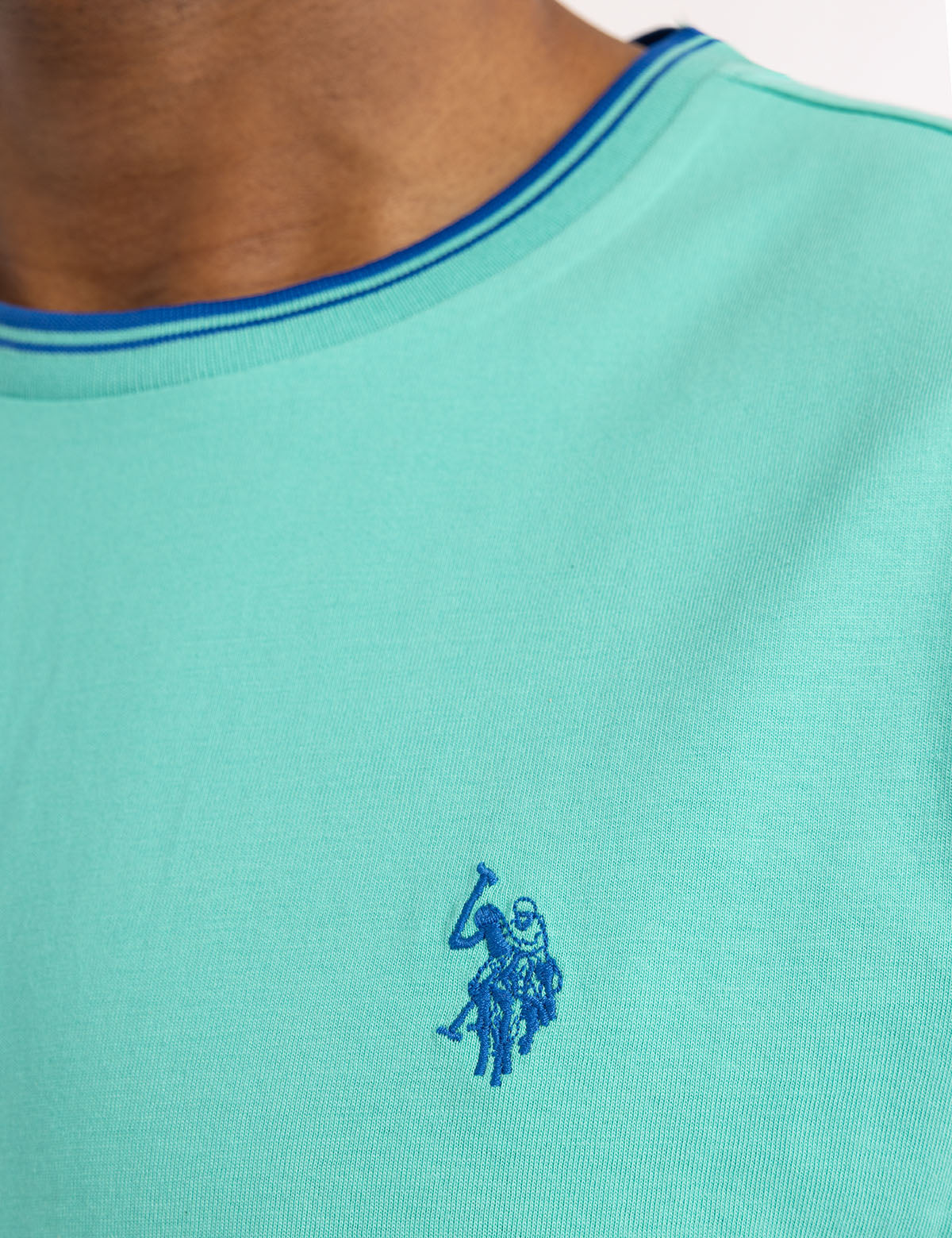 Classic Crew Neck T-Shirt with Contrast Tipping | Timeless Style