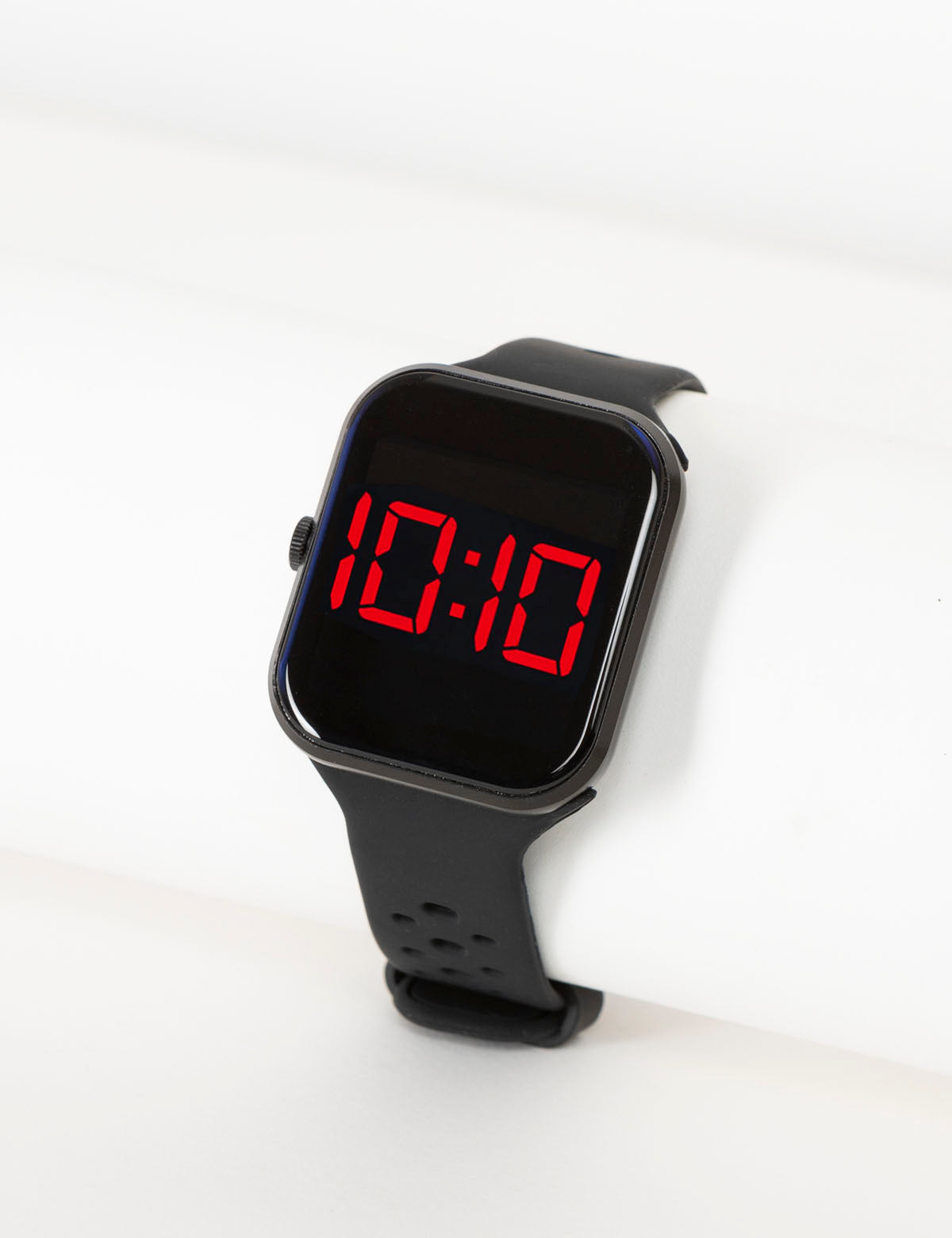 Bluetooth Smartwatch for Android & iOS with Fitness Tracking | USPA